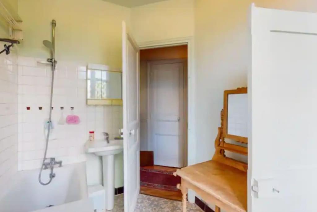 Appartment Close To Monuments Paris Luaran gambar
